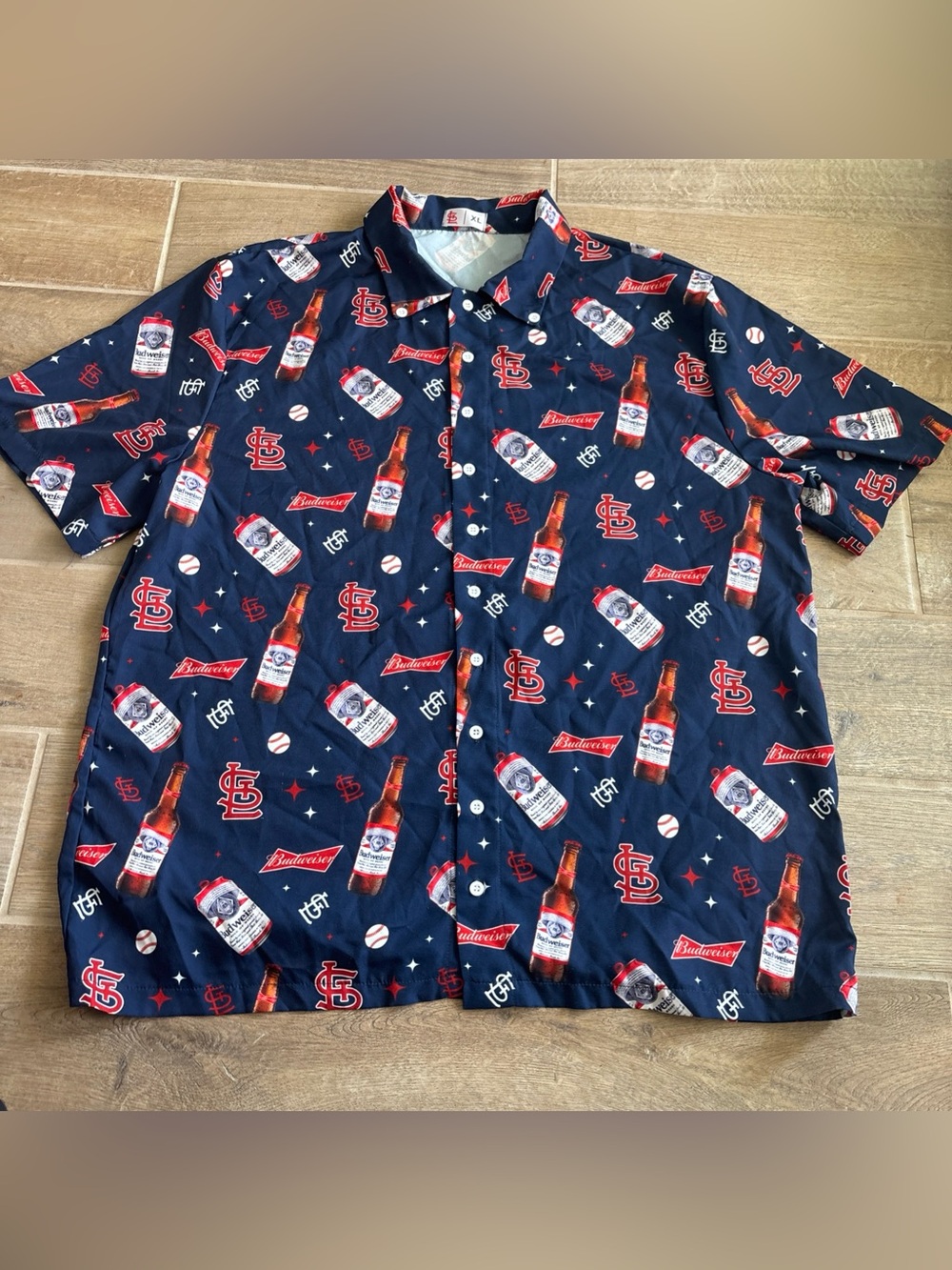 Saint Louis Cardinals STL Budweiser SS Collar Button Down Hawaiian Shirt Mens XL